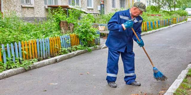 Правила уборки придомовой территории многоквартирного дома: нормы, оплата, переодичность и контроль