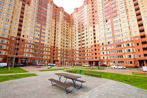 Приватизация придомовой территории в многоквартирном доме: пошаговая инструкция, перечень необходимых документов, преимущества и недостатки приватизации