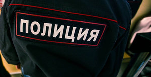 Соседи оставляют мусор в подъезде: что делать, если выставляют его за дверь на лестничную площадку или выбрасывают из окна, как по закону заставить убрать?