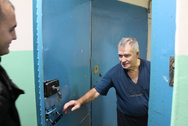 Что делать, если у соседей клопы: куда жаловаться, как защитить свою квартиру